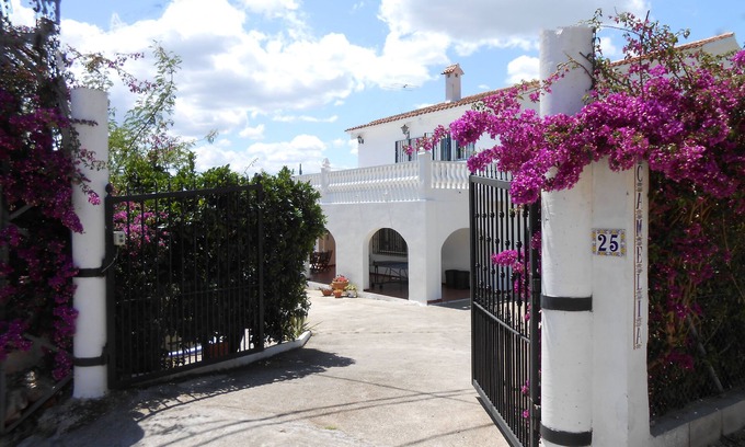 Palma de Gandia Villa | Charming villa with pool - Gandia - 10 people