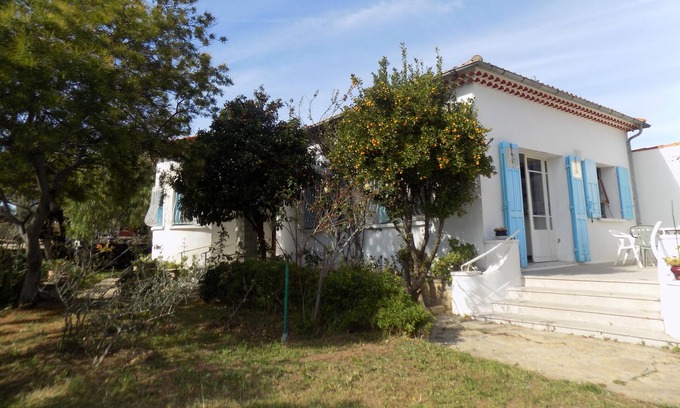 Tamaris Villa | Charming Villa + Studio-TAMARIS- 9 pers GARDEN-pkg La Seyne sur mer