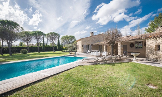 Gordes Villa | Charming villa in natural stone, beautifull garden, a lot of privacy. Gordes