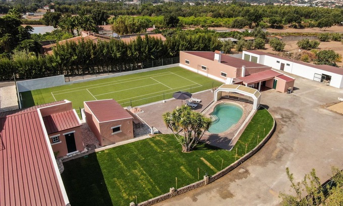 Setubal House | Charming Villa w/pool & Soccer field @ 30min Lisbon