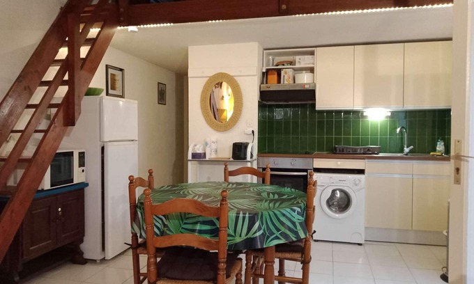 Port Leucate Villa | Charming Villa with Terrace, Mezzanine, 6 Sleeps, 500m from Beach - Port Leucate