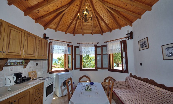 Nimfea Villa | Charming villa with 2 bedrooms and WiFi, AC in peaceful Alonissos