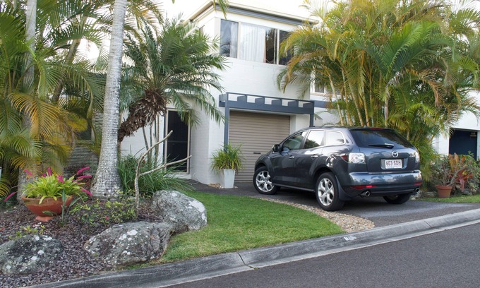 Mooloolaba Villa | Charming villa with WiFi and AC in serene Mooloolaba Beach