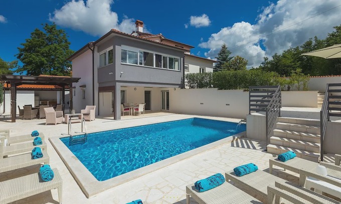 Buici Villa | Charming villa with pool near Porec