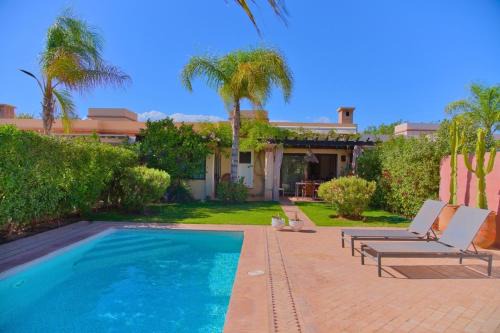 Issen Villa | Charming Villa with Private Pool, BBQ