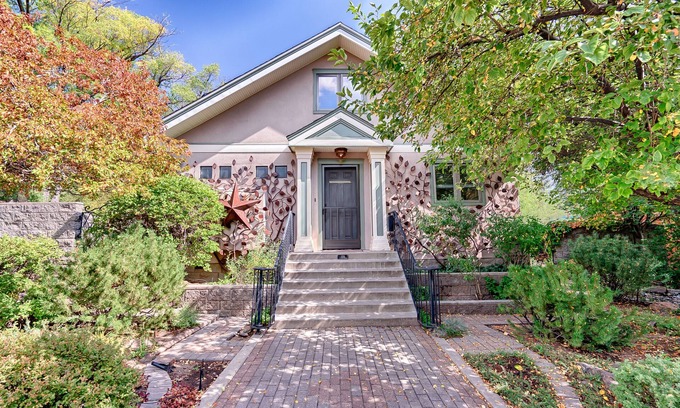 Downtown Flagstaff House | Charming, Walk to Town, 4 BR Home in Downtown Flagstaff