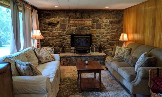Meredith House | Charming Water Access Home in Beautiful Cummings Cove