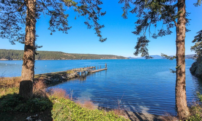 Lopez Island House | Charming Waterfront Home w/Epic Views, Close to Beach - One Dog OK