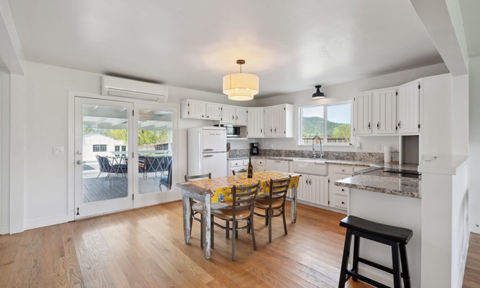 Sonoma House | Charming Wine Country Farmhouse W/Scenic Views 4 Bedroom Home by RedAwning