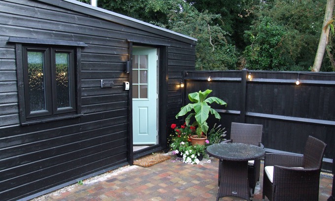 Filby Cabin | Charming Woodland Lodge 2 person 1 bedroom
