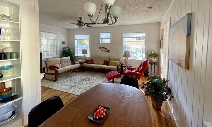 Gulfport Cottage | Charmingly Restored Cottage, one block to Gulfport Beach