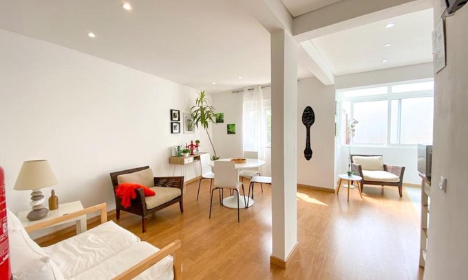 Setubal Apartment | Charroque