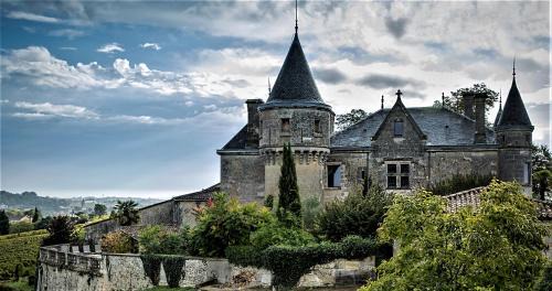 Bourg-sur-Gironde Bed & Breakfast | Chateau de la Grave