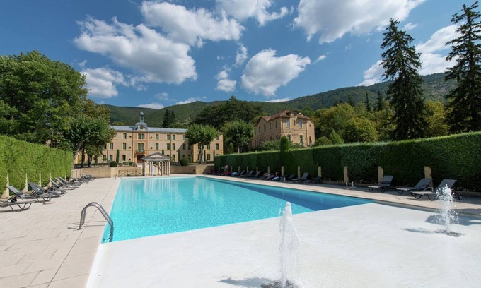 Montbrun-les-Bains Apartment | Chateau des Gipières 1