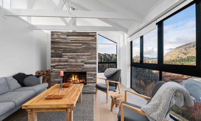Arthur's Point House | Chateau Shotover Summ