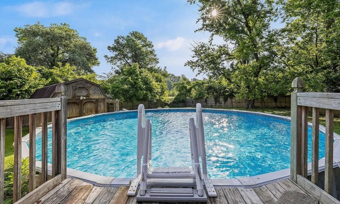 Chattanooga Valley House | Chatt Vistas Oasis-3bdrm-5m to TN-Pool-Deck-BBQ-FirePit