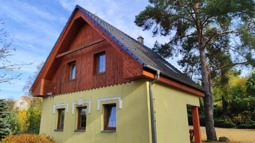 Tyn nad Vltavou Apartment | Chaty Koloděje-žlutý dům