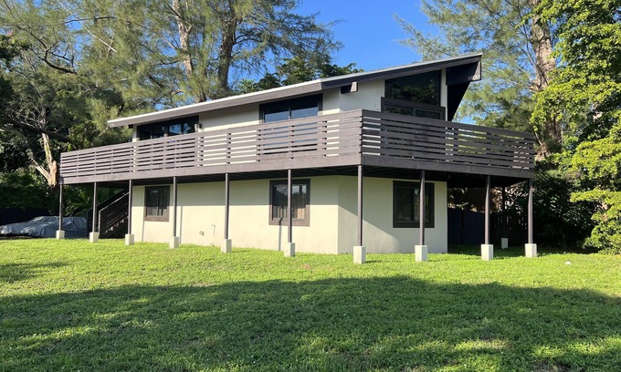 Coconut Creek House | Cheerful 2 Story 3 Bedroom 3 Bath water view home