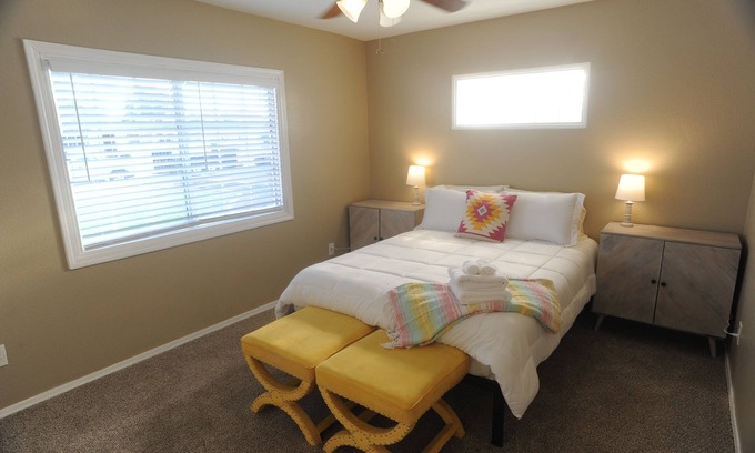 Chandler House | Cheerful 3 Bedroom Home w/Pool! On Single Level! Downtown Chandler! Rare find!