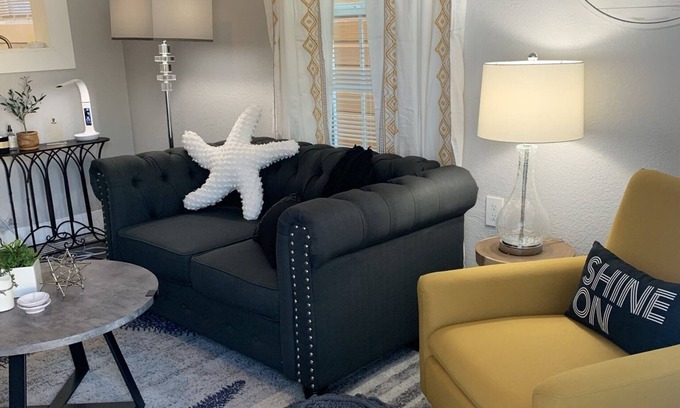 Galveston Cottage | Cheerful and Bright 2 Bedroom Cottage