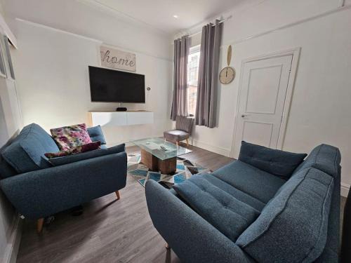 Preston House | Cheerful Home near Preston train station & Uclan