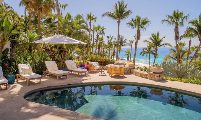 Palmilla Villa | Chef, Butler & Steps from the Beach w/Beautiful 5 Bd Villas Del Mar