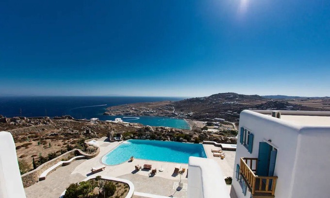 Paraga Villa | Chef included by Fantasia Villas: Paradiso 33 bdr