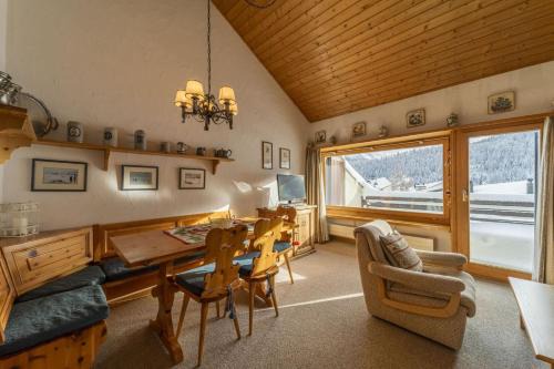 Celerina-Schlarigna Apartment | Chesa Panorama - Celerina