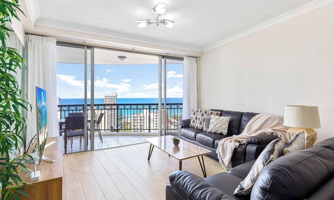Gold Coast Apartment | Chevron Renaissance Ocean View