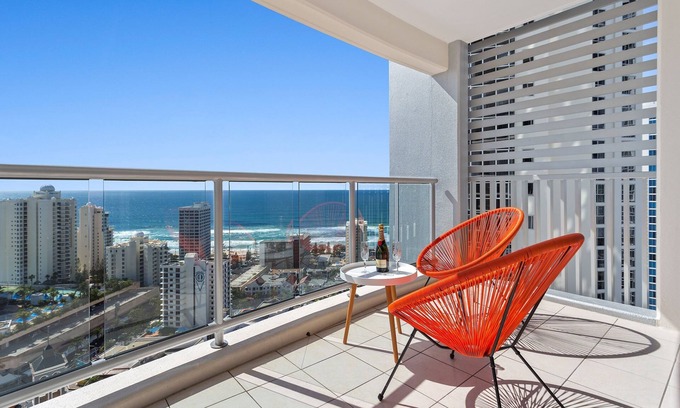 Surfers Paradise Apartment | Chevron Renaissance Ocean View