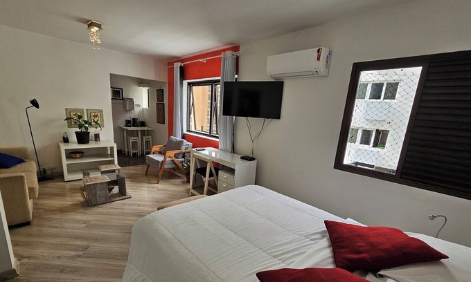 Itaim Bibi Apartment | Chez Adriano!Seu canto em área nobre com estacionamento!