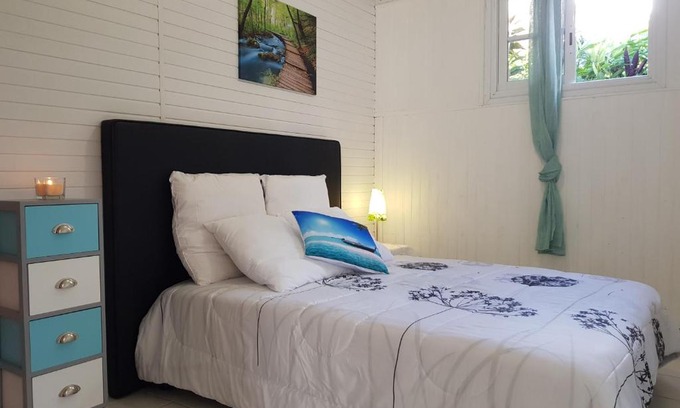 Saint-Claude House | Chez Ena la fibre internet et le calme