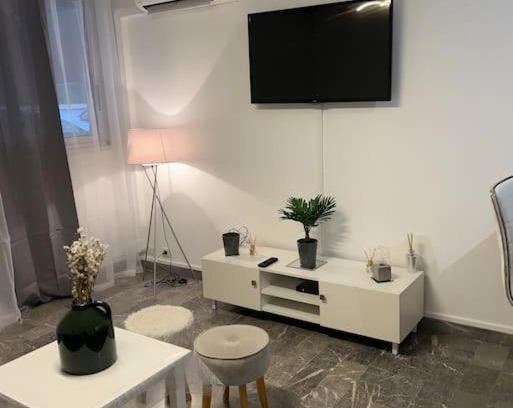 Saint-Laurent-du-Var Apartment | Chez Julien & Ornella