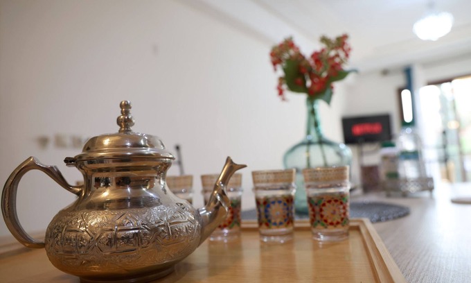 Hivernage Apartment | Chic 1-bedroom and 2 Sofa bed apartment with WiFi and AC in vibrant Marrakech .