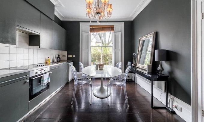 Canonbury Apartment | Chic 2 bed duplex w/garden in Islington