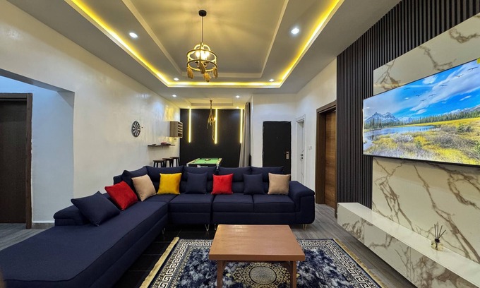 Abuja Apartment | Chic 2-bedroom apartment with WiFi, AC in delightful Abuja