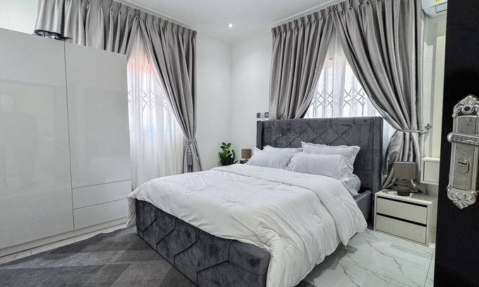 Teshie Apartment | Chic 2-bedroom apartment with AC, WiFi in vibrant Accra
