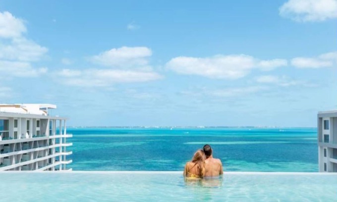 Downtown Cancun Resort | Chic 2-bedroom resort with AC, fitness room, WiFi in awesome Cancún