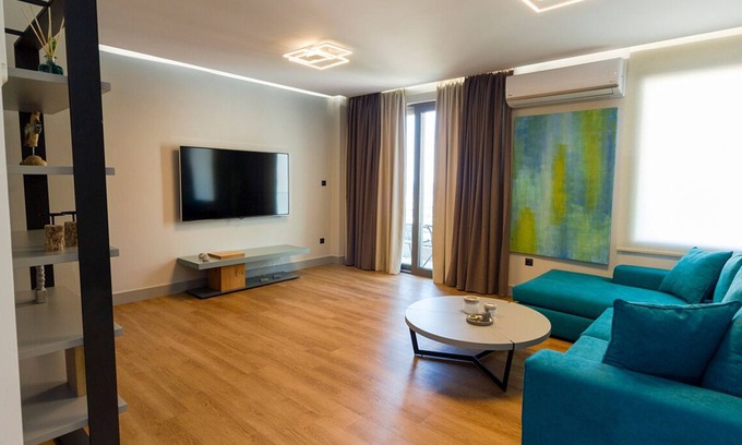 Heraklion House | Chic and minimal loft with sea view