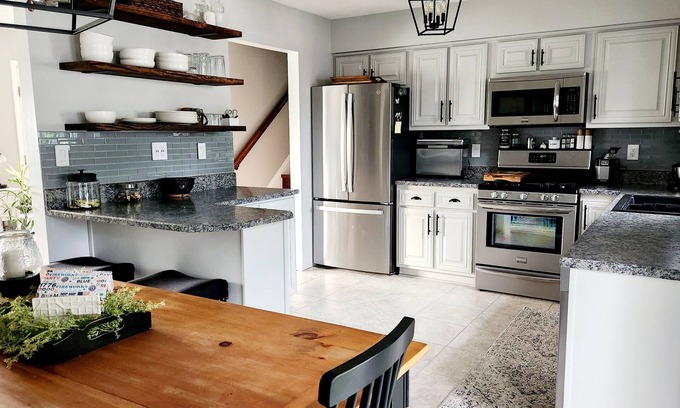 Erie House | Chic and Spacious 3 bedroom home located 3.4 mi from downtown Erie, PA