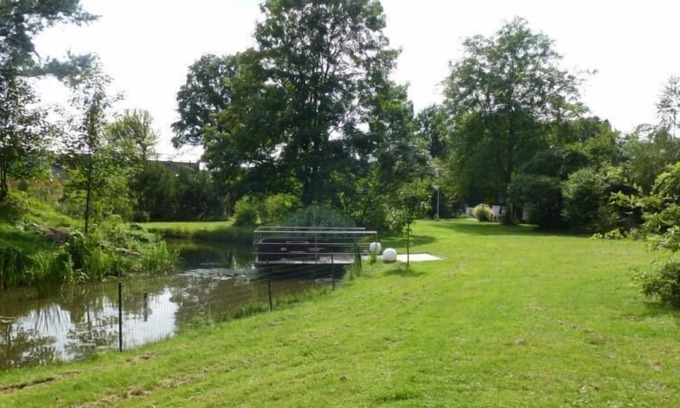 Kirchlinteln Apartment | Chic apartment in the middle of nature, yet fenced, 10,000 square meters of garden