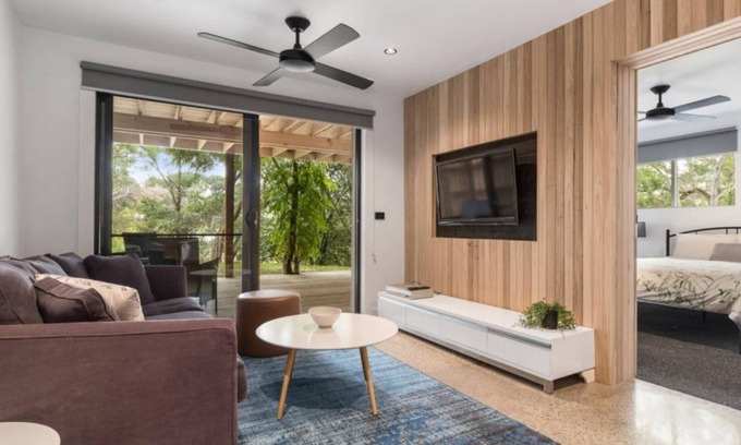 Rye Apartment | Chic Beach Studio - This chic two bedroom studio apartment nestled between the front and back beachs