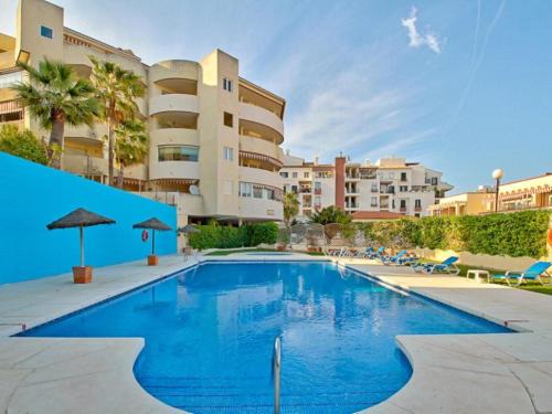 Torrequebrada Apartment | Chic Beachfront Flat with Amazing Sea Views and Private Indoor Parking