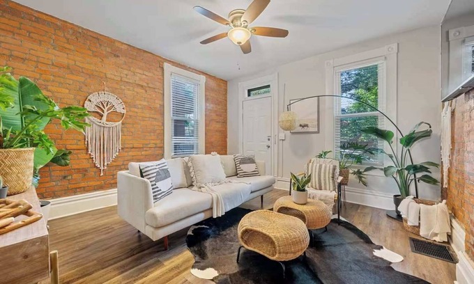Downtown Columbus House | Chic Columbus Retreat with Reserved Parking