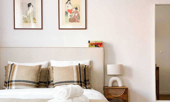 Targowek Apartment | Chic corporate apartment steps from Metro Zacisze, with WiFi and free parking