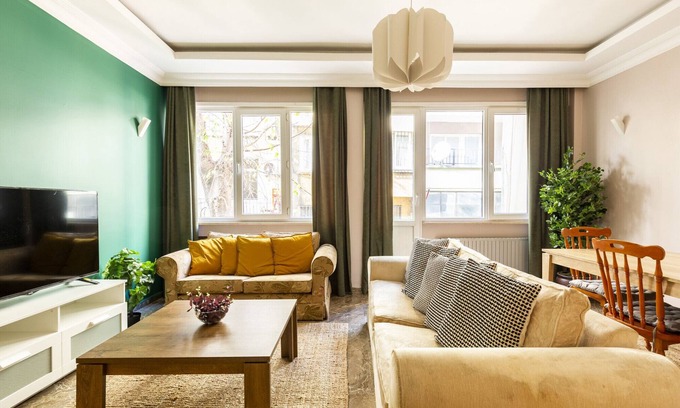 Cumhuriyet Apartment | Chic flat, 5 min to Nisantasi City's and M2 Metro