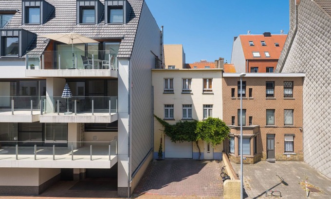 Westende Apartment | Chic Flat with Bunk Beds