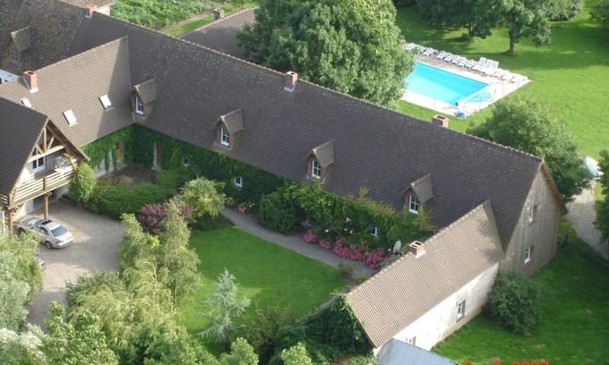 Quend House | Chic Holiday Home in Quend with Swimming Pool