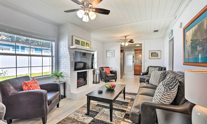 Mount Dora House | Chic Home w/Fire Pit & Patio, Walk to Lake!