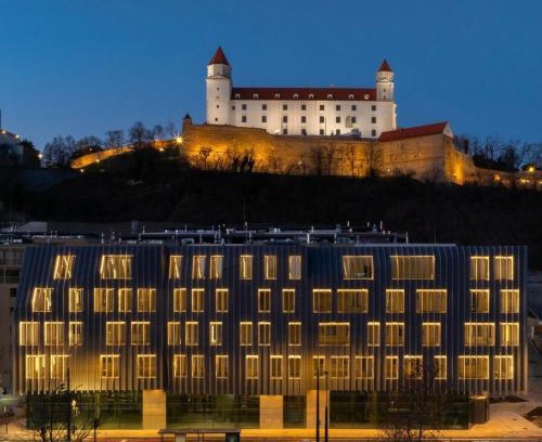 Old Town Apartment | Chic Loft by Castle&Danube Old town Free Parking
